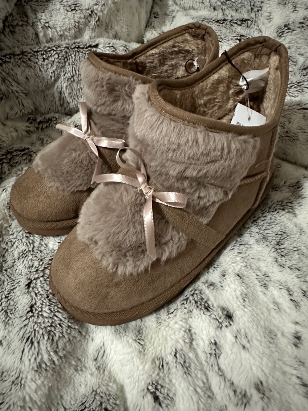 Olivia Miller Taupe Faux-Fur Ankle Booties with Satin Bow size 5